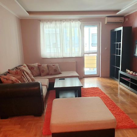 Apartman Mirage Sremska Mitrovica Eksteriør billede
