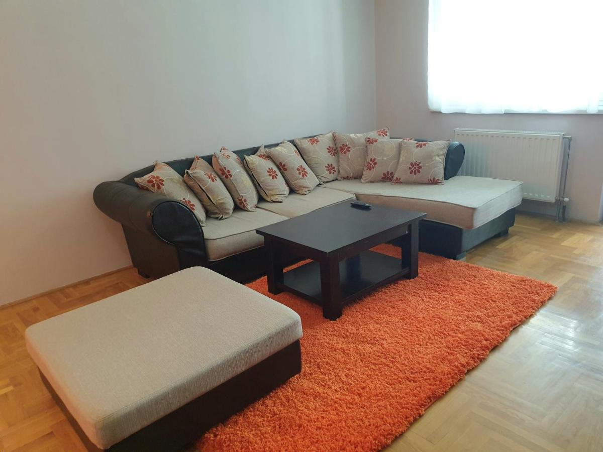 Apartman Mirage Sremska Mitrovica Eksteriør billede