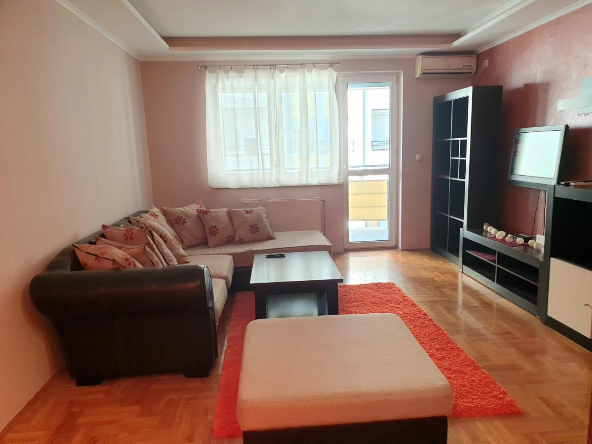 Apartman Mirage Sremska Mitrovica Eksteriør billede